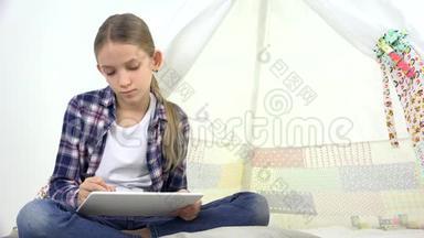 孩子们在游戏室玩平板电脑，孩子们在学校写作业，十几岁的女孩在操场上学习，孩子们的教育